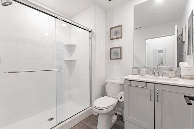 Detail Gallery Image 11 of 51 For 10405 Galen Way, San Diego,  CA 92126 - 3 Beds | 3 Baths