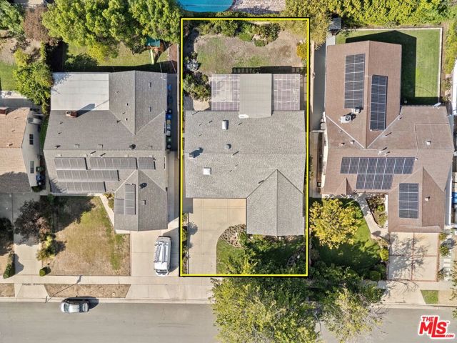 22521 Haynes Street photo 31
