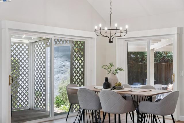 7467 Sundrop Ct, Pleasanton CA: https://media.crmls.org/mediaz/7a3db81b-bd5b-46fc-8604-6133cdceea3c.jpg