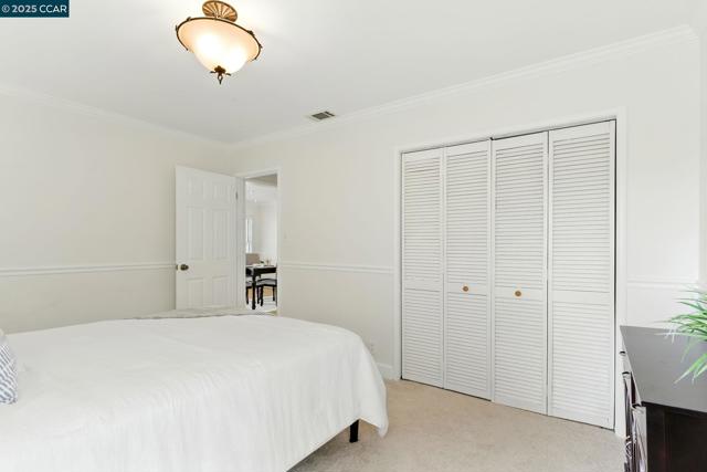 7968 Michigan Ave, Oakland CA: https://media.crmls.org/mediaz/7a3dc817-66c4-4b76-a2dc-68a13bab65ee.jpg