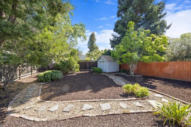 3755 Bay Road, Menlo Park CA: https://media.crmls.org/mediaz/7a3eab14-15dd-4c18-8441-180f070a3245.jpg