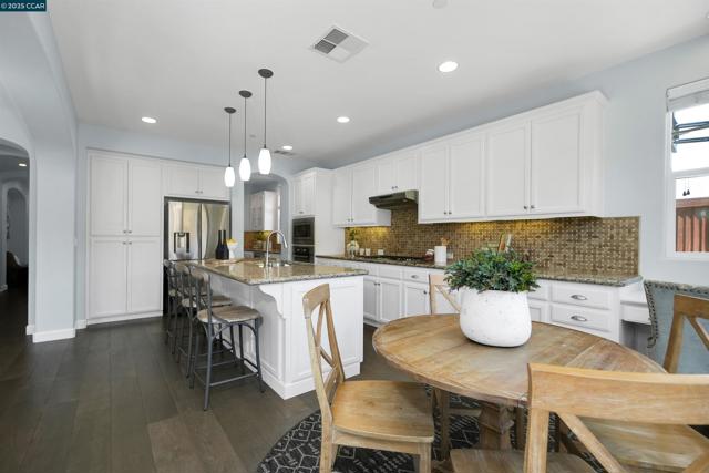 5152 Bengali St, Danville CA: https://media.crmls.org/mediaz/7a3ee96b-57db-42cf-b432-861c04b11e75.jpg