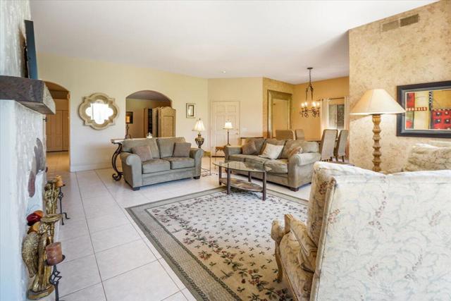 23 Pine Valley Drive, Rancho Mirage CA: https://media.crmls.org/mediaz/7a3f129b-db4d-4027-bfe2-92cc67f86930.jpg