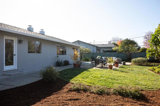 1423 Kyle Court, Sunnyvale CA: https://media.crmls.org/mediaz/7a3f9c51-797b-4054-b46b-ae0aea10ee0d.jpg