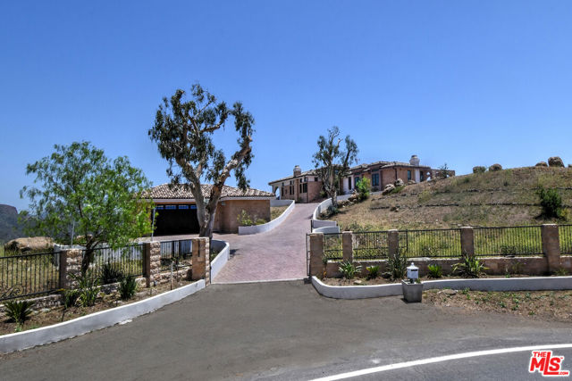 Drew Fenton | 33182 Mulholland Highway Malibu CA | MLS: 7250420