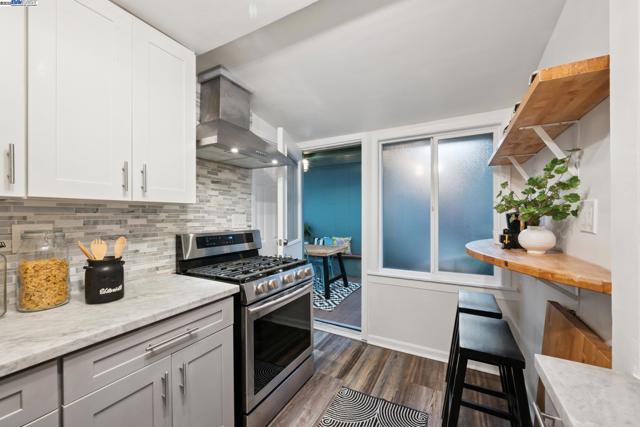 2449 26TH AVENUE, Oakland CA: https://media.crmls.org/mediaz/7a3fd94a-dd9e-4021-bfcd-8e44c02c486b.jpg