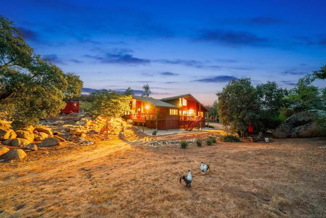 2410 Mount Elena Way, Jamul CA: https://media.crmls.org/mediaz/7a3fe61f-3b67-4350-86af-bb4410f5eeb9.jpg