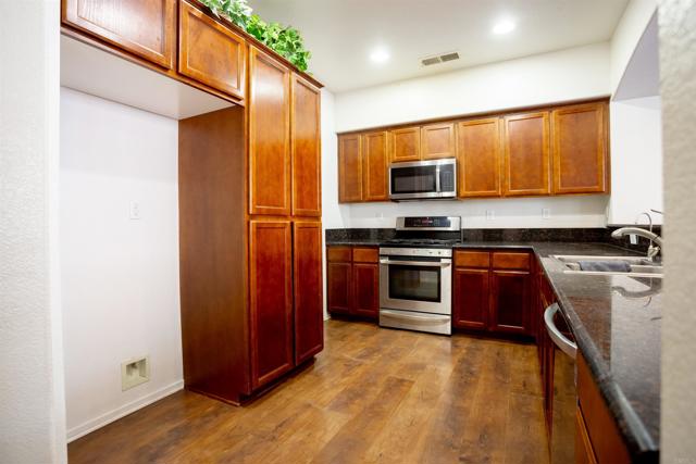Detail Gallery Image 9 of 42 For 422 Cool Creek Ct #5,  Brawley,  CA 92227 - 3 Beds | 2/1 Baths
