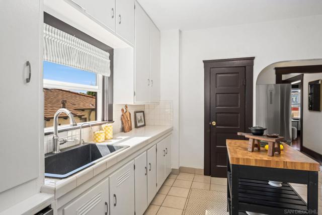 2445 47 A Street, San Diego CA: https://media.crmls.org/mediaz/7a40bf48-13e7-400a-ae40-277e37644859.jpg