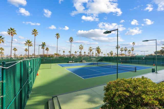 1710 Avenida Del Mundo, Coronado CA: https://media.crmls.org/mediaz/7a40ce71-2283-4e27-9c41-ea6cdd902773.jpg