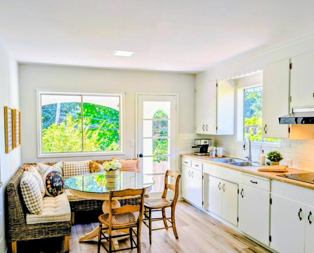 319 McCormick Avenue, Capitola CA: https://media.crmls.org/mediaz/7a417804-49ae-419e-966e-2ff94e6d8fd6.jpg