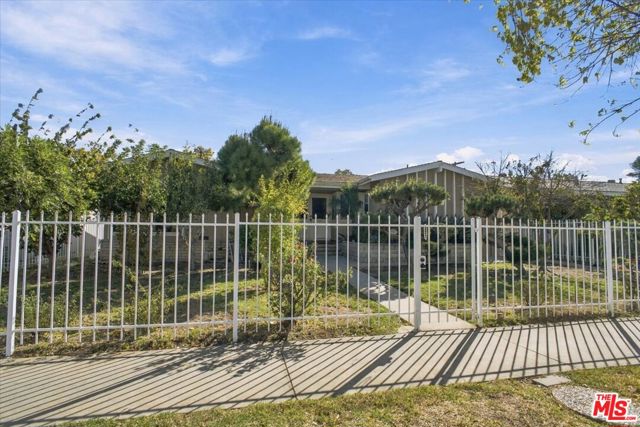23214 Vanowen Street photo 2