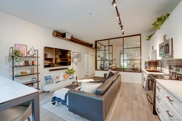 889 Date St, San Diego CA: https://media.crmls.org/mediaz/7a41b58c-887f-4511-9828-f3eca762192f.jpg