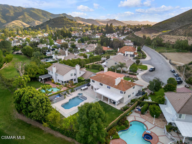29504 Woodbrook Drive, Agoura Hills CA: https://media.crmls.org/mediaz/7a41b807-1b07-4314-808d-860daa2c3e9a.jpg