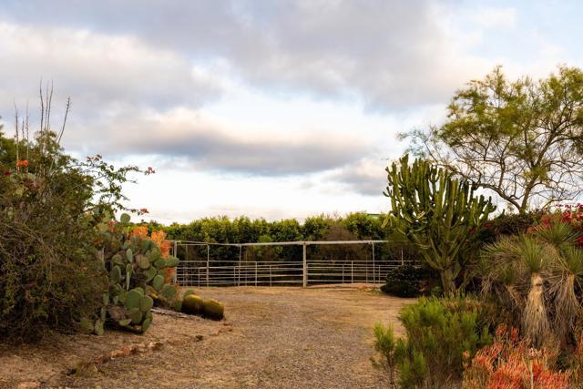 Detail Gallery Image 39 of 46 For 16761 Artesian Breeze Way, San Diego,  CA 92127 - 5 Beds | 4 Baths