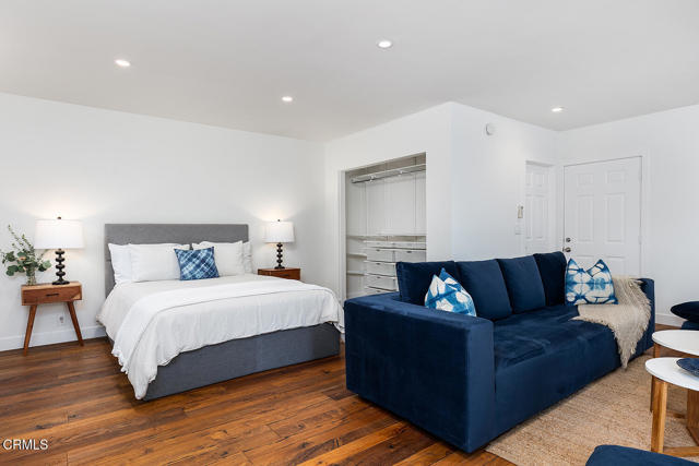 3255 Castera Avenue, Glendale CA: https://media.crmls.org/mediaz/7a426efa-0517-46b4-84bd-165c4d6d2bc2.jpg