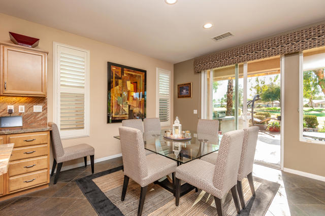81945 Golden Star Way, La Quinta CA: https://media.crmls.org/mediaz/7a427119-89b5-47a5-aae1-48d35a07bd22.jpg