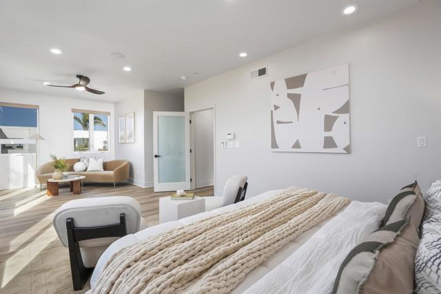 Image 32 of 75 For 4593 Coronado Ave