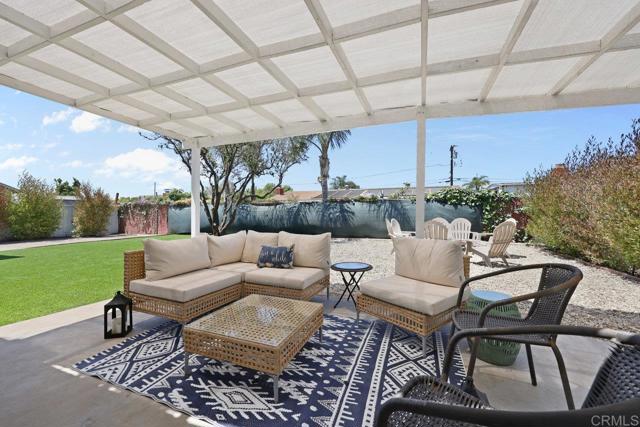 972 Maria Way, Chula Vista CA: https://media.crmls.org/mediaz/7a42c98b-a024-4fbb-bc2b-afd97d06fa71.jpg