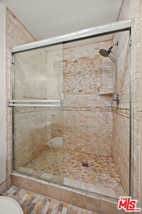 272 N Chester Avenue, Pasadena CA: https://media.crmls.org/mediaz/7a43b3a7-4e71-417e-abb9-05e17eba8b4f.jpg