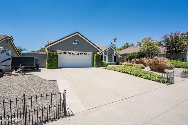 2753 Deerwood Avenue, Simi Valley CA: https://media.crmls.org/mediaz/7a44212a-3dc1-4408-8519-5c2ae08ec9d7.jpg