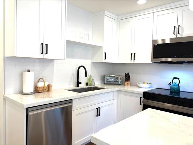 1758 Charleston, Encinitas CA: https://media.crmls.org/mediaz/7a45ca45-9642-4f9d-8207-721173952b66.jpg