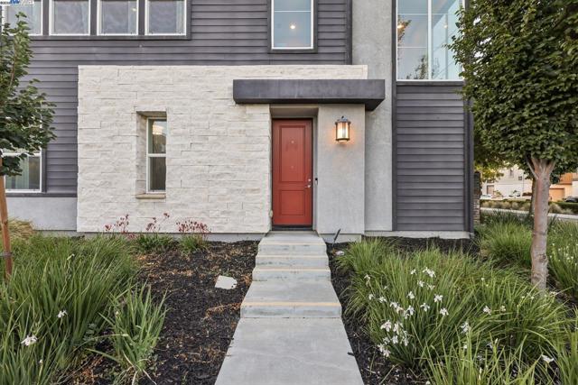 5789 Nugget Way, Dublin CA: https://media.crmls.org/mediaz/7a45fe2d-291c-4bfa-9c38-e936ebe655b5.jpg