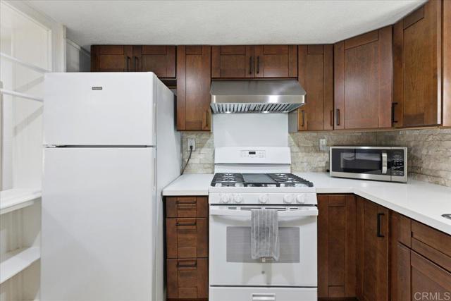 Detail Gallery Image 10 of 29 For 1174 E Main St #103,  El Cajon,  CA 92021 - 2 Beds | 1 Baths