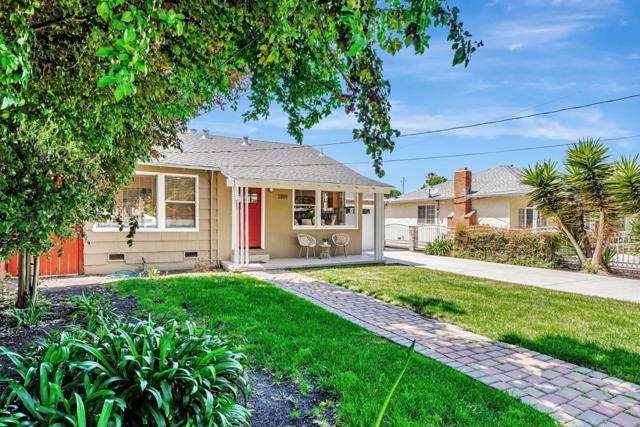 1359 Madera Avenue, Menlo Park CA: https://media.crmls.org/mediaz/7a467307-9265-452b-bc60-19b20f17f613.jpg