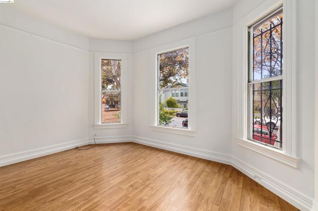 Image 3 of 42 For 2113 6th St  