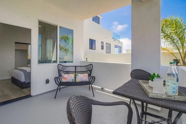 4607 Santa Cruz, San Diego CA: https://media.crmls.org/mediaz/7a4685c6-f6ac-4978-b903-dccf6cc40692.jpg