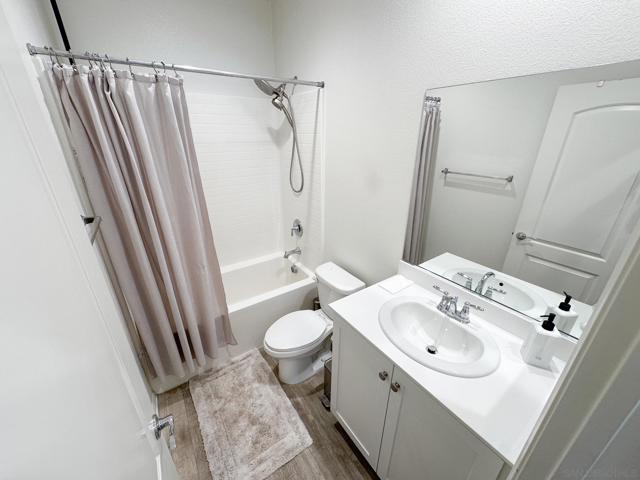 30721 Hawkscrest Drive, Winchester CA: https://media.crmls.org/mediaz/7a46d852-4827-4076-91c9-63100f267657.jpg
