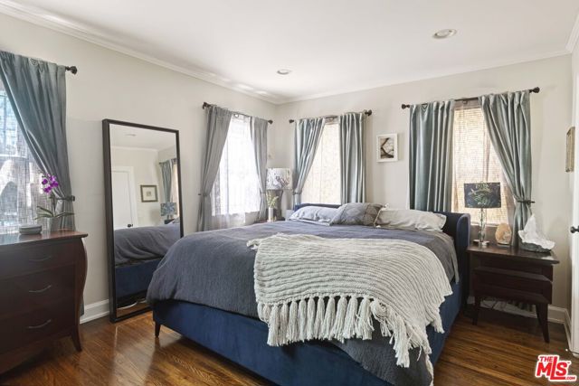 1569 S Orange Grove Avenue, Los Angeles CA: https://media.crmls.org/mediaz/7a46f65e-ff61-4954-a7e8-4c515174d2a2.jpg
