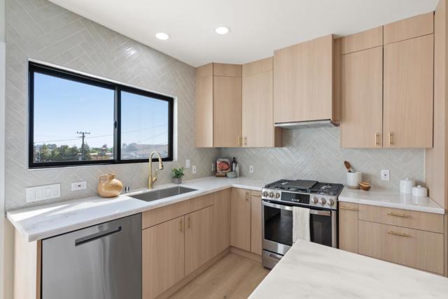 895 Laurel Avenue, Belmont CA: https://media.crmls.org/mediaz/7a473e36-6c84-4f77-963d-c5b4bbdc260e.jpg
