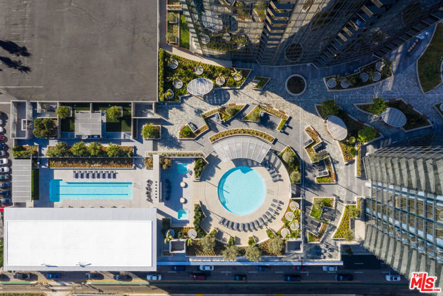 1200 S FIGUEROA Street, Los Angeles CA: https://media.crmls.org/mediaz/7a478f85-f4a2-474a-a49a-54c528ad2293.jpg