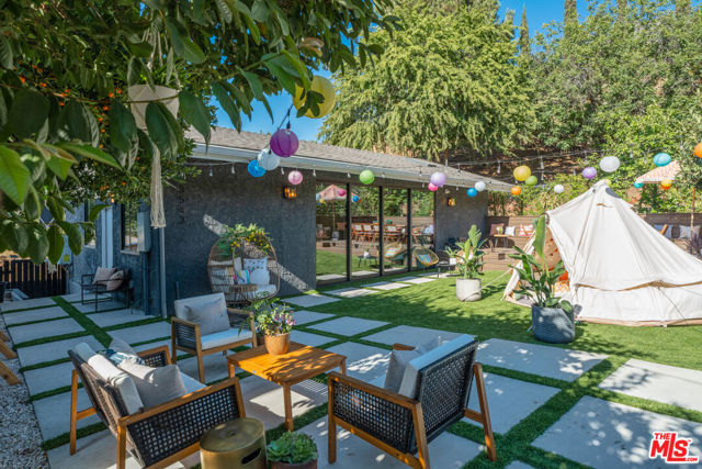 2603 Crestmoore Place, Los Angeles CA: https://media.crmls.org/mediaz/7a47a6a0-b14a-4226-aba0-26f2b78dcb78.jpg