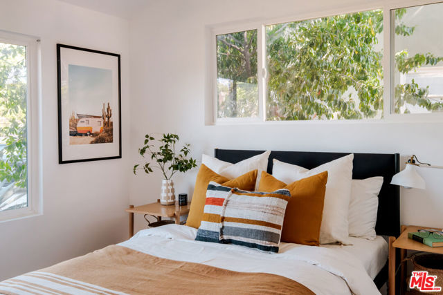 3625 Berryman Avenue, Los Angeles CA: https://media.crmls.org/mediaz/7a4851b3-af7a-4161-b646-2bcaacff553d.jpg