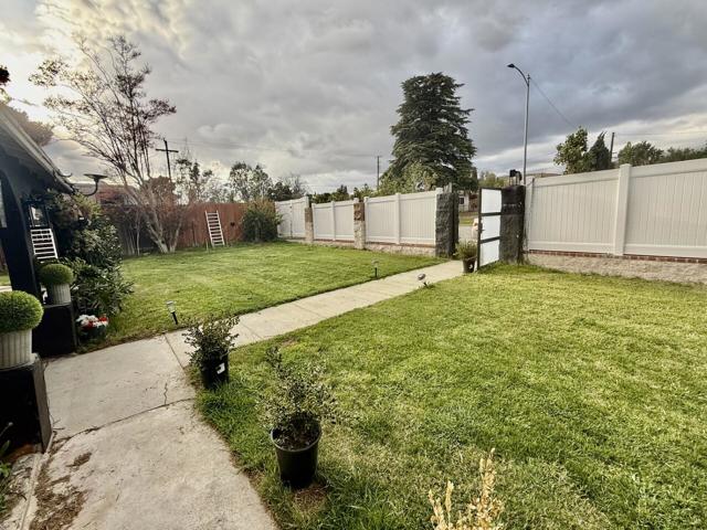 2356 W Hays Street, Banning CA: https://media.crmls.org/mediaz/7a48aaaa-2f87-4ef4-8296-cefdb2a1db4b.jpg
