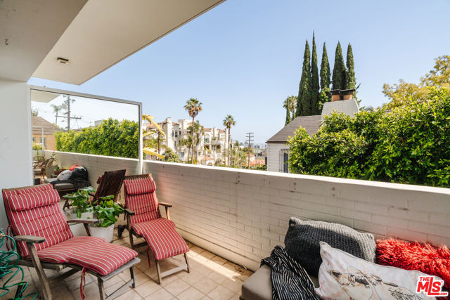 999 Doheny Drive, West Hollywood, California 90069, 1 Bedroom Bedrooms, ,1 BathroomBathrooms,Condominium,For Sale,Doheny,24396199