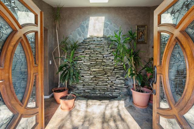 10880 Hess Drive, La Mesa CA: https://media.crmls.org/mediaz/7a490741-7ce7-4700-aae8-db2540ab4c70.jpg