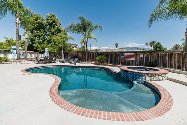 31061 Via Gilberto, Temecula CA: https://media.crmls.org/mediaz/7a49d645-1794-4114-ba7d-06ccb493570d.jpg