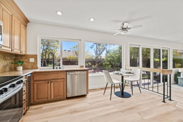 354 Port Royal Avenue, Foster City CA: https://media.crmls.org/mediaz/7a49f414-cdf1-4d37-a895-6c5867cd9853.jpg