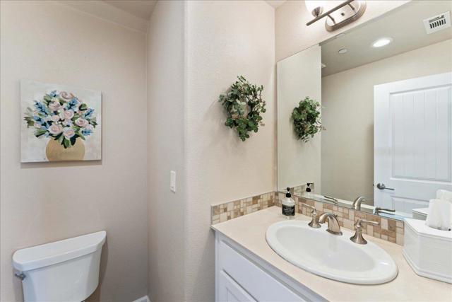 1600 Panorama Drive, Hollister CA: https://media.crmls.org/mediaz/7a4a5f7d-c78a-4bbb-a644-011b08e9f59a.jpg