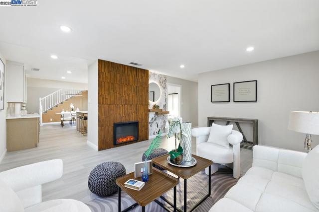 35856 Adobe Dr, Fremont CA: https://media.crmls.org/mediaz/7a4a6de5-5d13-48e4-b5e3-b71fef612861.jpg