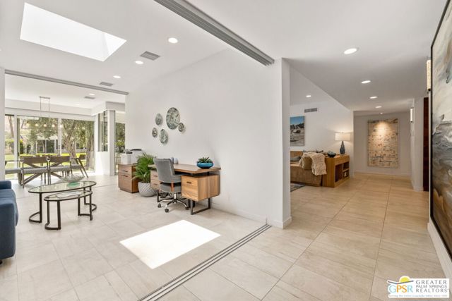 207 Desert Lakes Drive, Palm Springs CA: https://media.crmls.org/mediaz/7a4a743b-b1fb-438c-95c5-b2b61a53a4e0.jpg