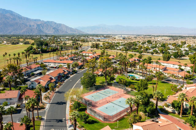 6000 Montecito Drive, Palm Springs CA: https://media.crmls.org/mediaz/7a4a9f58-3136-47b5-8cf0-fe54f9bc034c.jpg