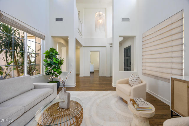 Detail Gallery Image 9 of 69 For 827 W Heritage Oak Ct, Altadena,  CA 91001 - 5 Beds | 5 Baths