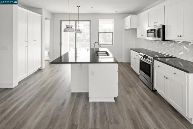 2818 Chattleton Lane, San Pablo CA: https://media.crmls.org/mediaz/7a4b16b0-6516-42eb-a994-1ba74fb642c2.jpg