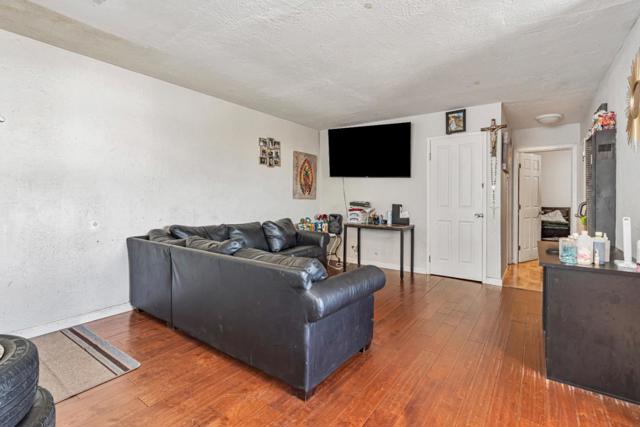 748 Clara Street, Oakland CA: https://media.crmls.org/mediaz/7a4b2135-0e9a-48ae-9a75-48c717eee8da.jpg