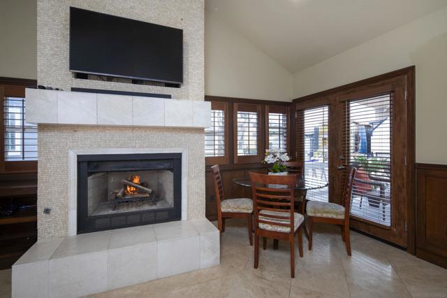 801 Allerton Ct, San Diego CA: https://media.crmls.org/mediaz/7a4b360f-8edb-48f3-bb35-e3a19fc7f363.jpg